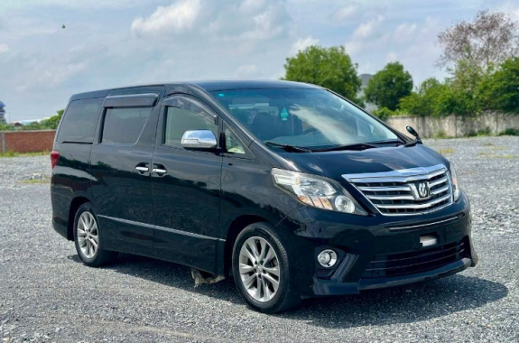 toyota-alphard-van